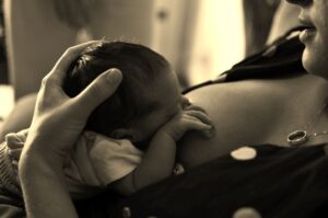 Read more about the article Importance of Breastfeeding for Mom & Baby